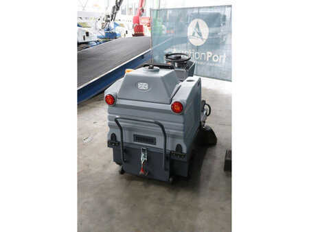 Pedestrian Sweeper 2024  Westfield S1250 (6)