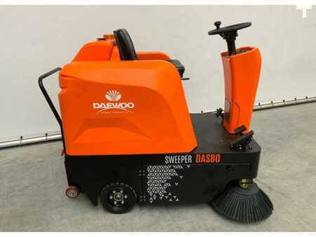 Pedestrian Sweeper 2024  Daewoo DAS 80 (4)