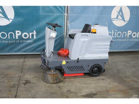 Pedestrian Sweeper 2024  Westfield S1250 (1)