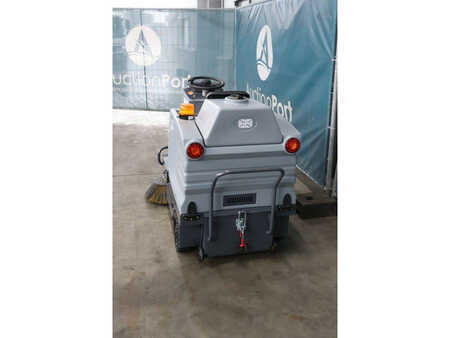 Pedestrian Sweeper 2024  Westfield S1250 (4)