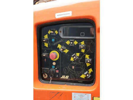Teleskopická plošina 2005  JLG 600AJ (17)
