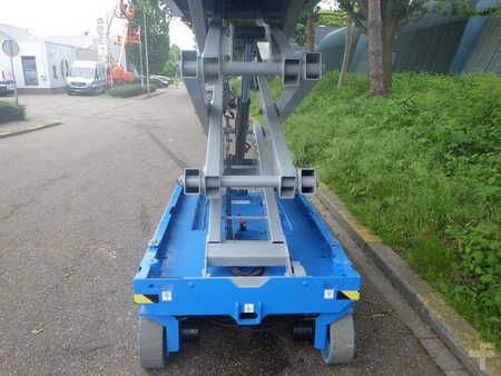 Scissor lift 2015  Genie GS-2046 (8)