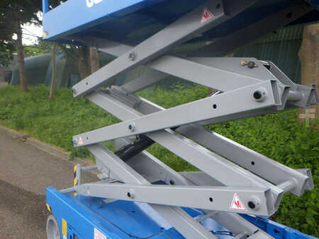 Scissor lift 2015  Genie GS-2046 (9)