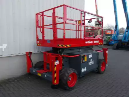 Levantamento tesoura 2018  Skyjack SJ6832RT (3)
