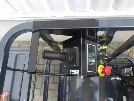 Ostatní 2026  JLG E18MML (6)