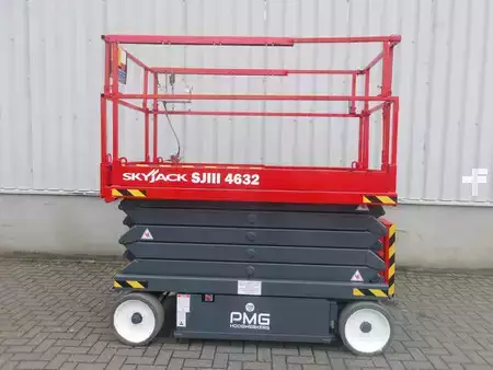 Piattaforme aeree a pantografo 2015  Skyjack SJ4632 (1)