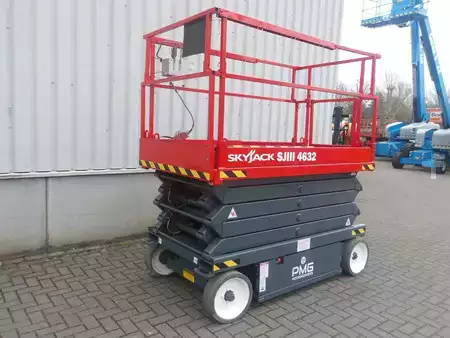 Piattaforme aeree a pantografo 2015  Skyjack SJ4632 (2)