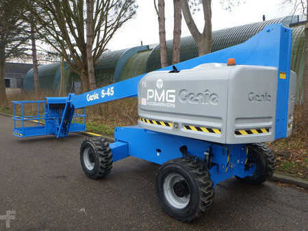 Telescopic boom 2015  Genie S-45 (3)