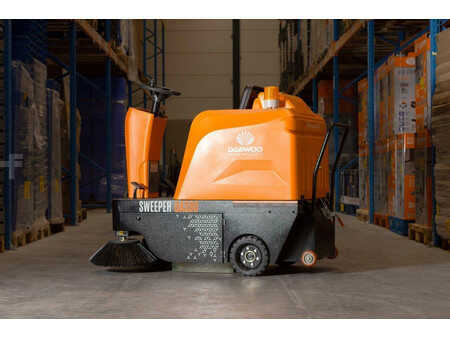 Pedestrian Sweeper 2024  Daewoo DAS80 Zit (12)