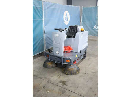 Kehrmaschine 2024  Westfield S1250 (9)