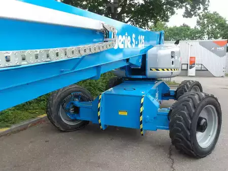 Teleskopická plošina - Genie S-125 (14)