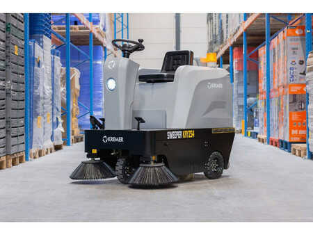 Pedestrian Sweeper 2024  Kremer KRYZS4 Zit (1)