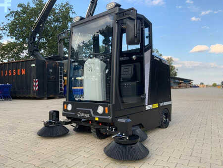 Pedestrian Sweeper 2024  Kremer KRS100 (1)