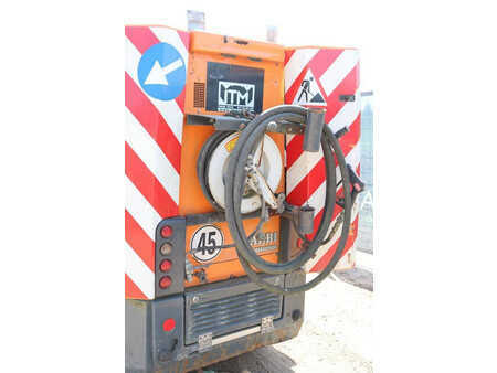 Zamiatarka 2011  Aebi AEBI MFH2500 (18)