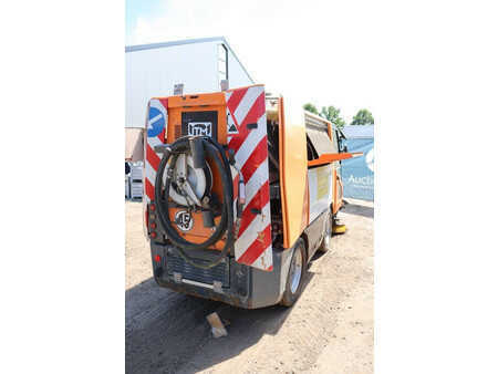 Zamiatarka 2011  Aebi AEBI MFH2500 (5)