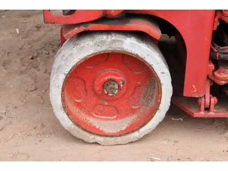 Scherenarbeitsbühne 2004  Genie GS2632 (10)