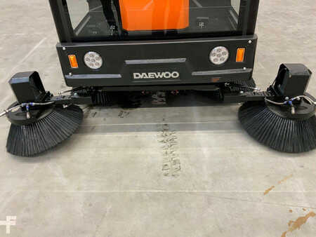 Pedestrian Sweeper 2024  Daewoo DAS100 (13)
