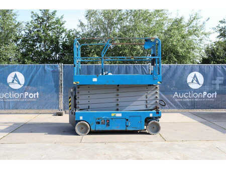 Piattaforme aeree a pantografo 2013  Genie GS4047 (2)