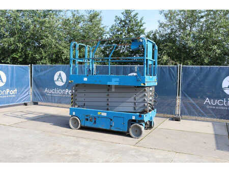 Piattaforme aeree a pantografo 2013  Genie GS4047 (3)
