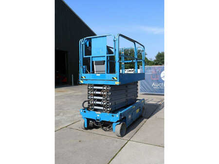 Piattaforme aeree a pantografo 2013  Genie GS4047 (6)