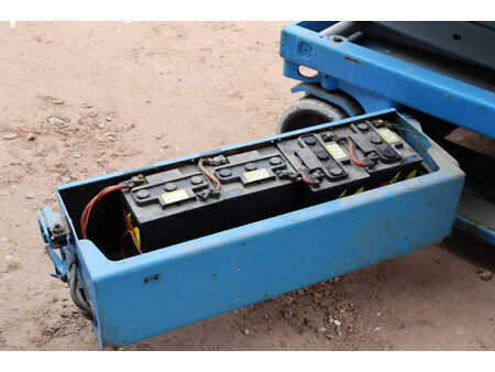 Scherenarbeitsbühne - Genie GS2632 (16)