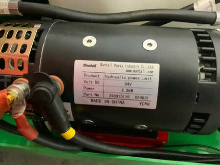 Piattaforme aeree a pantografo 2023  Mantall XE80W (11)