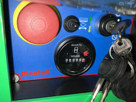 Piattaforme aeree a pantografo 2023  Mantall XE80W (8)