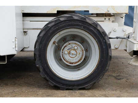 Piattaforme aeree a pantografo 2013  Genie GS-2669 (10)