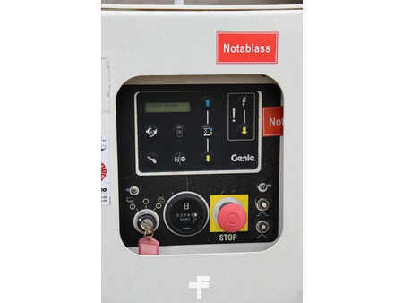 Piattaforme aeree a pantografo 2013  Genie GS-2669 (11)