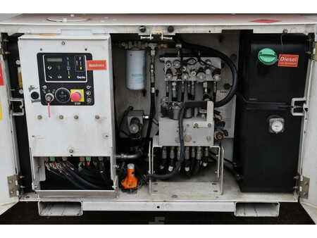 Piattaforme aeree a pantografo 2013  Genie GS-2669 (13)