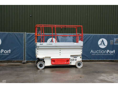 Scissor lift 2009  JLG 3246ES (1)