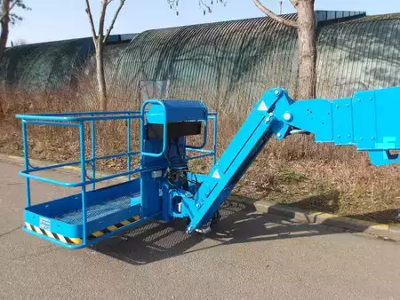Teleskopická plošina 2012  Genie S-85 (12)