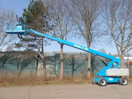 Teleskopická plošina 2012  Genie S-85 (13)
