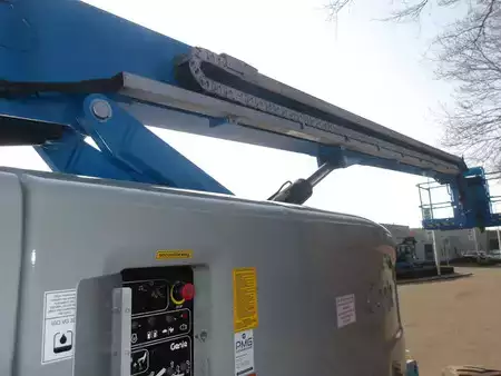 Teleskopická plošina 2012  Genie S-85 (8)