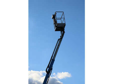 Podnośnik przegubowy 2012  Niftylift N120T (32)