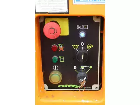 Articulating boom 2011  Niftylift HR31 HYBRID (24)