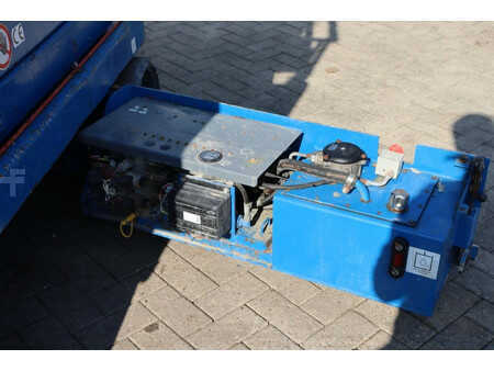 Scissor lift 2015  Skyjack SJIII 3226 (15)