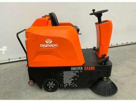 Pedestrian Sweeper 2024  Daewoo DAS 80 (4)