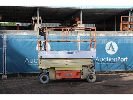 Scherenarbeitsbühne 2011  JLG 2030 ES (1)