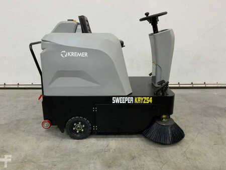 Pedestrian Sweeper 2024  Kremer KRYZS4 (4)