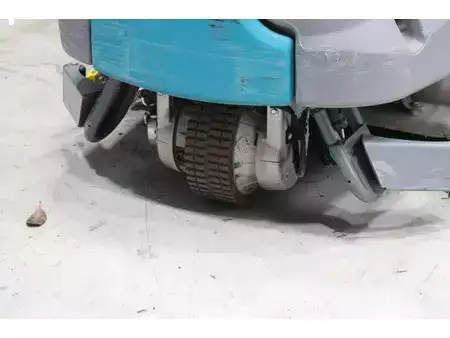 Automat na mokré drhnutí 2019  TENNANT T7+ (6)