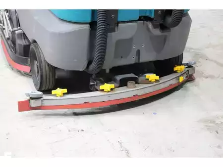 Automat na mokré drhnutí 2019  TENNANT T7+ (8)