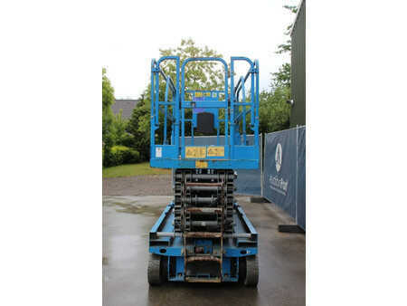 Scissors Lifts 2015  Genie GS-4047 (4)