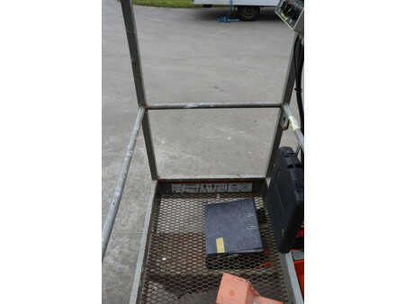 Podnośnik przegubowy 2014  Niftylift HR12DE 4WD (15)