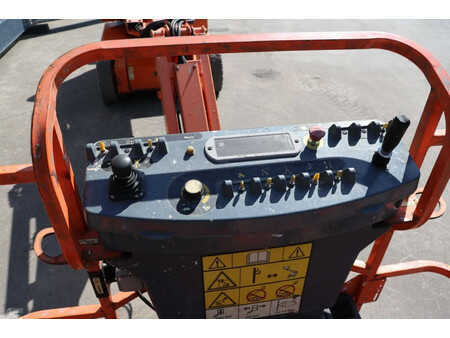 Piattaforme aeree articolate 2011  JLG E400AJPN (13)
