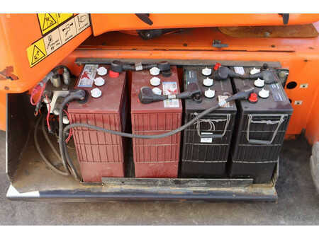 Piattaforme aeree articolate 2011  JLG E400AJPN (17)