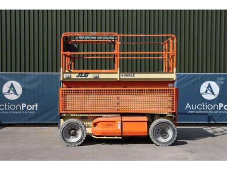 Scissor lift - JLG 4069LE (2)