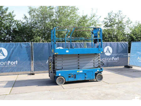 Scissors Lifts 2013  Genie GS4047 (1)
