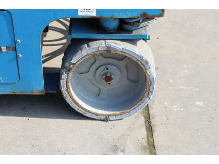 Scissors Lifts 2013  Genie GS4047 (11)