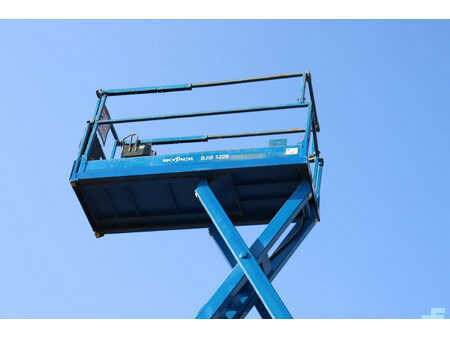 Schaarhoogwerker 2015  Skyjack SJIII 3226 (28)